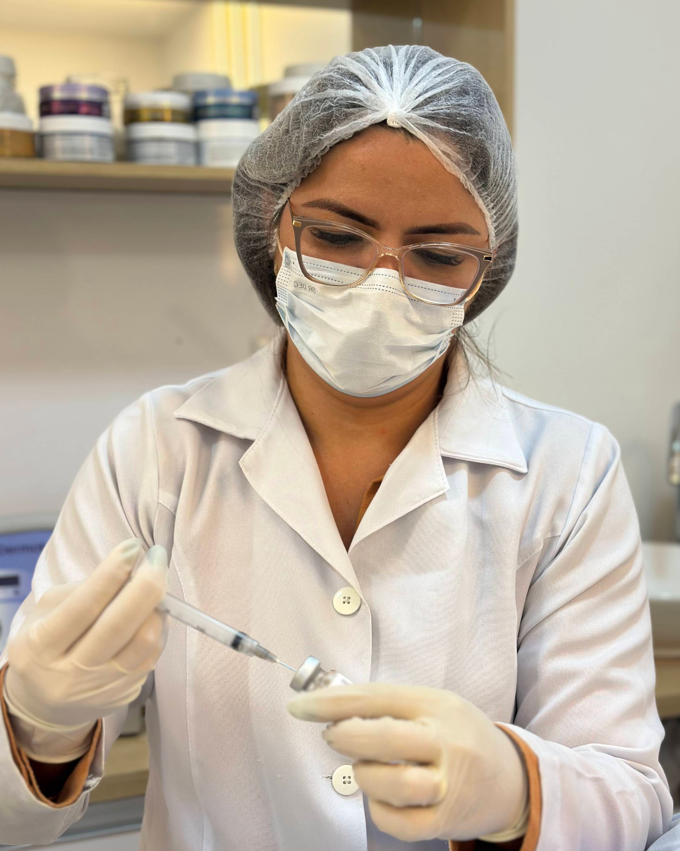 Profissional em procedimento